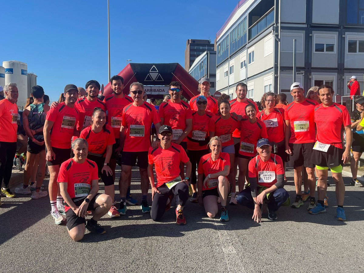 icscat's tweet photo. 🏃‍♀️🏃‍♂️ Tret de sortida de la 31ª Cursa Atlètica de la Sanitat Catalana de @hgermanstrias, a l’entorn del Campus Can Ruti per a persones que treballen en l’àmbit de la salut. 

💪 Professionals de l’#icscat d'arreu del territori hi han participat amb l’objectiu de promoure l'activitat física, els bons hàbits i passar una bona estona amb els companys i les companyes.