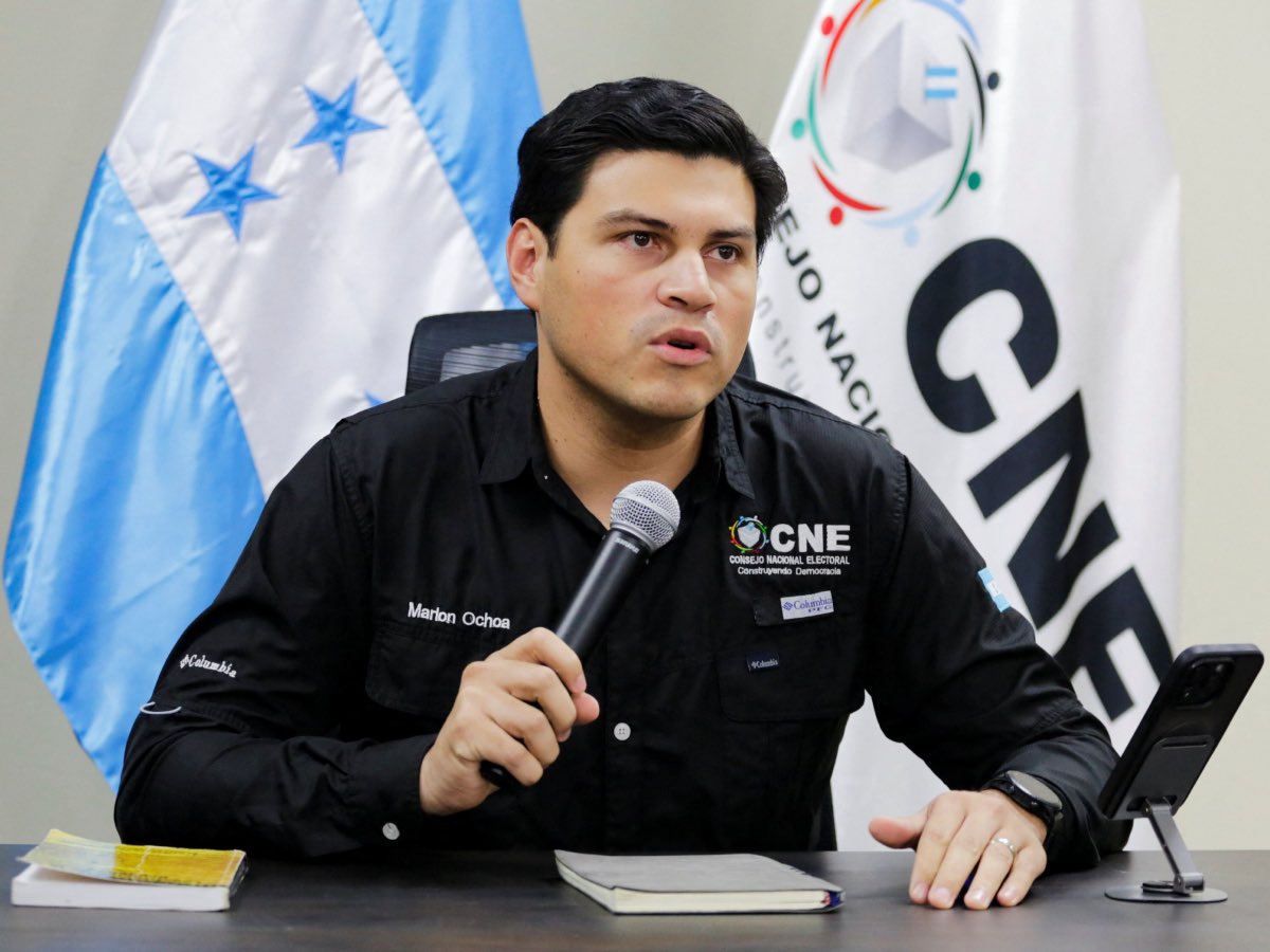 POLÍTICO HN tweet media