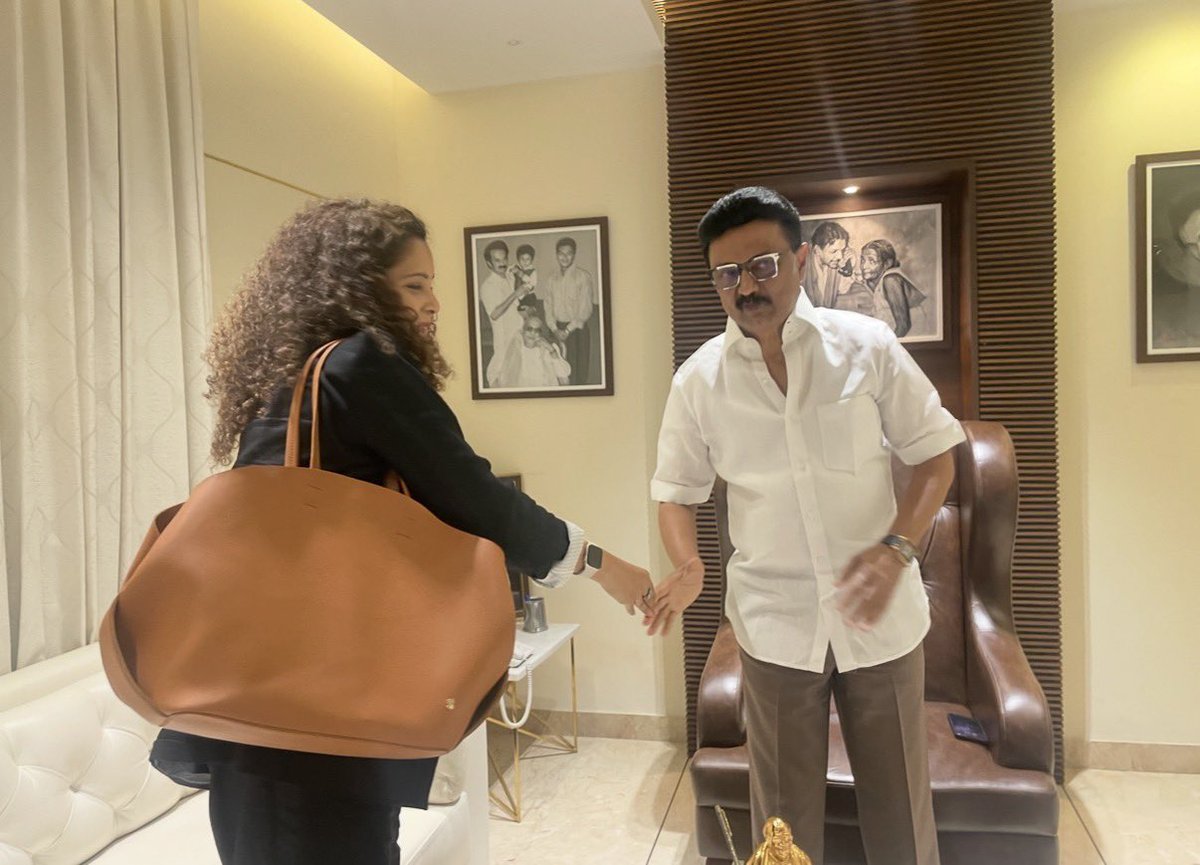 Rana Ayyub tweet media