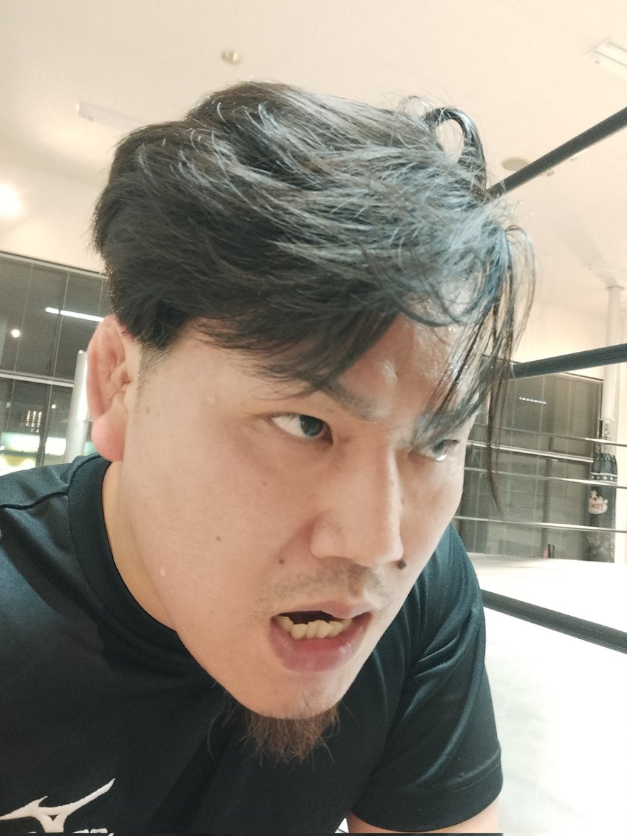 SYUN_dropkick's tweet image. レッスルゲート道場にて
明日から2日間の試練🔥

地方レスラーにとっては凄すぎる経験

やれるか？やれないか？

Yes or No? やるしかない
顔あげて Never say never

東京ゲゲゲイの“YES or NO”聴いてぶち当たってくるぞ🔥
#DRAGONGATE
#DROPKICK
#REDZONE
#駿之介
#東京ゲゲゲイ
#YESorNO