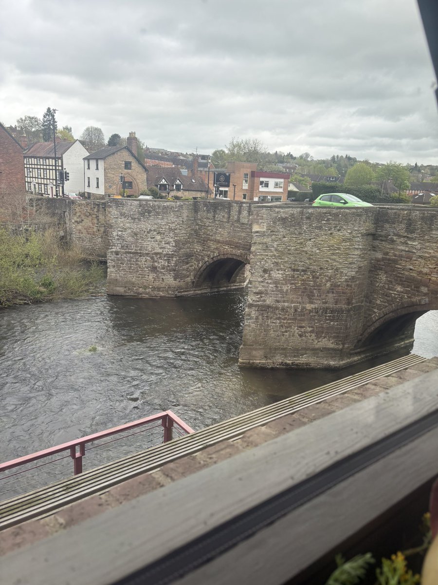 griffwebber's tweet image. Good start to my few days away.Sensational pint  #ludlowgold  #zx800 and @TRiCKETTengland hosiery 🧦 👟 🍺 #cheers