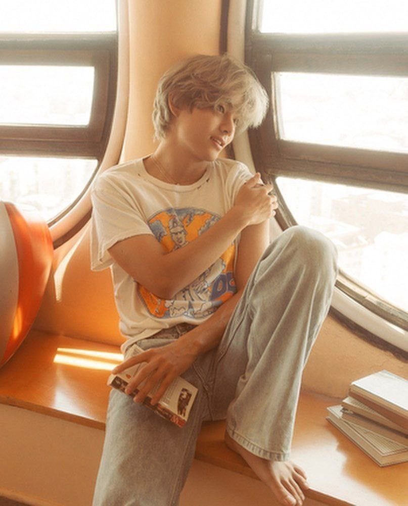 𝐄𝐯 tweet media