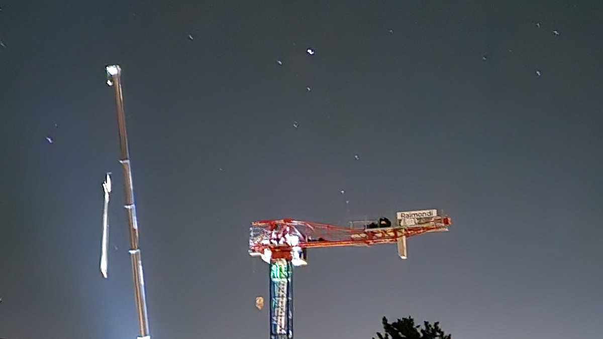 IsabelleC13's tweet image. Une ville la nuit, passion grue
(Aux premières loges, devant ma fenêtre)
#chantier #grue #cities #night #photography 
@Castelnau-le-lez 
@plaisirsdherault 
@laregionoccitanie