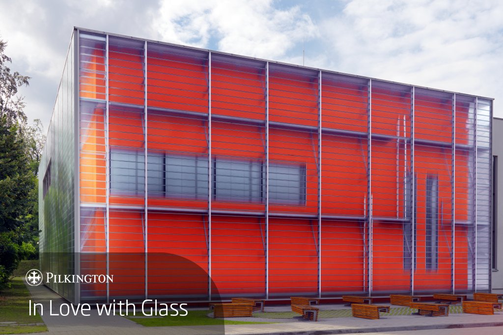 pilkingtonglass's tweet image. Glass expresses modernity, lightness and minimalism. 😍
No wonder it has been an #inspiration for #architects all over the world for many years.
Take a look at how #glass affects the aesthetics and form of #buildings.

#pilkington #design #architecture #InLovewithGlass #profilit