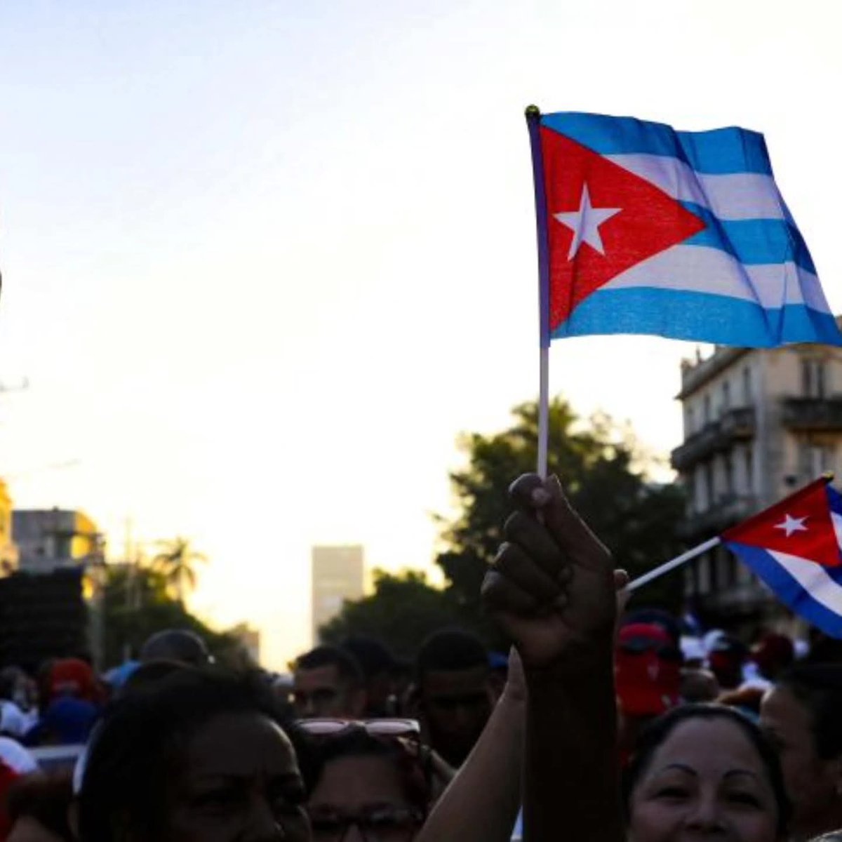 🇨🇺 Frente al bloqueo genocida y las amenazas del imperio, #Cuba resiste con dignidad y heroísmo. Como en Girón, venceremos. ¡Socialismo o muerte! 🇨🇺
#GirónEsHoyYEsSiempre
<a href="/PartidoPCC/">Partido Comunista de Cuba</a> 
<a href="/PresidenciaCuba/">Presidencia Cuba 🇨🇺</a> 
<a href="/acea_lopez/">Mercedes López Acea</a> 
<a href="/grisel_avi29338/">Grisel Avila</a> 
<a href="/CabreraAnayra/">Anayra Cabrera Martínez</a> 
<a href="/Idelmi3/">Idelmi González Reyes</a>