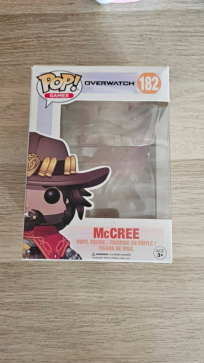 Reicita996's tweet photo. Estaba haciendo limpieza en el trastero y encontre esta caja de funko de McCree, aunque blizzard cambio su nombre en el 2021, estaba pensando en tirarla, pero no se si guardarla por coleccionismo, ¿ustedes que dicen? #overwatch https://t.co/vapJiUMm7O
