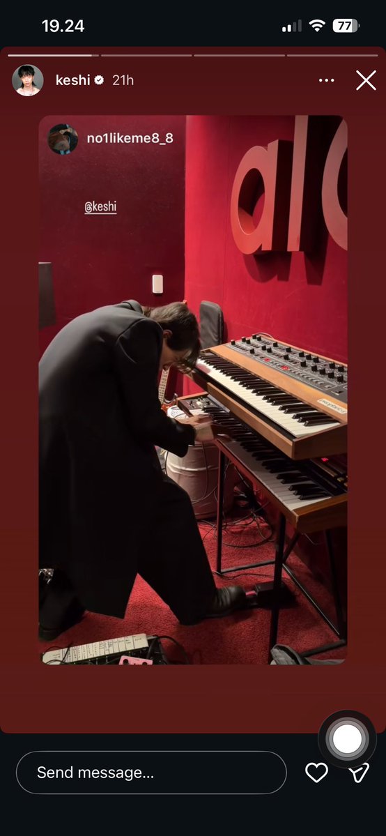 keshi dan hongjoong 😭😭😭😭😭😭