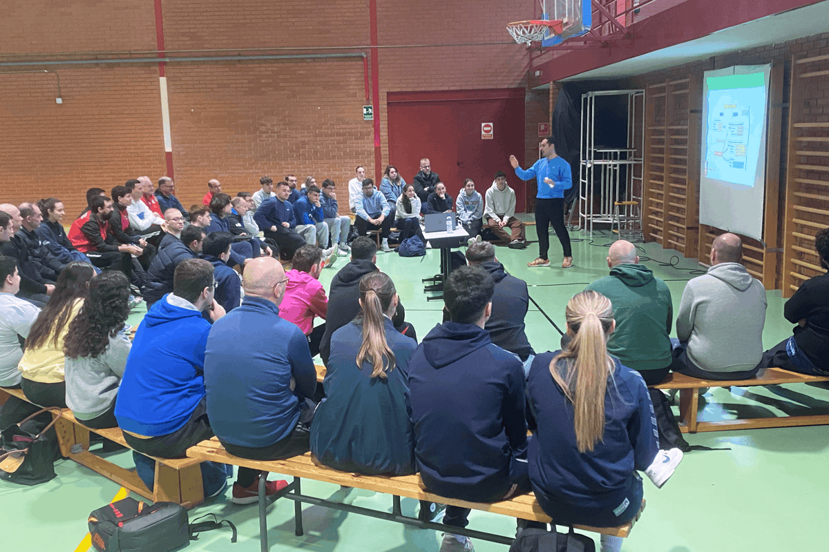FBCyL's tweet photo. 📄Abierto el proceso de homologación de títulos de entrenadores de baloncesto🏀

✏️La Junta de Castilla y León activa el proceso para formaciones realizadas entre 1999 y 2007📝

https://t.co/BXMh6JRCpK https://t.co/p7siDAbZiX