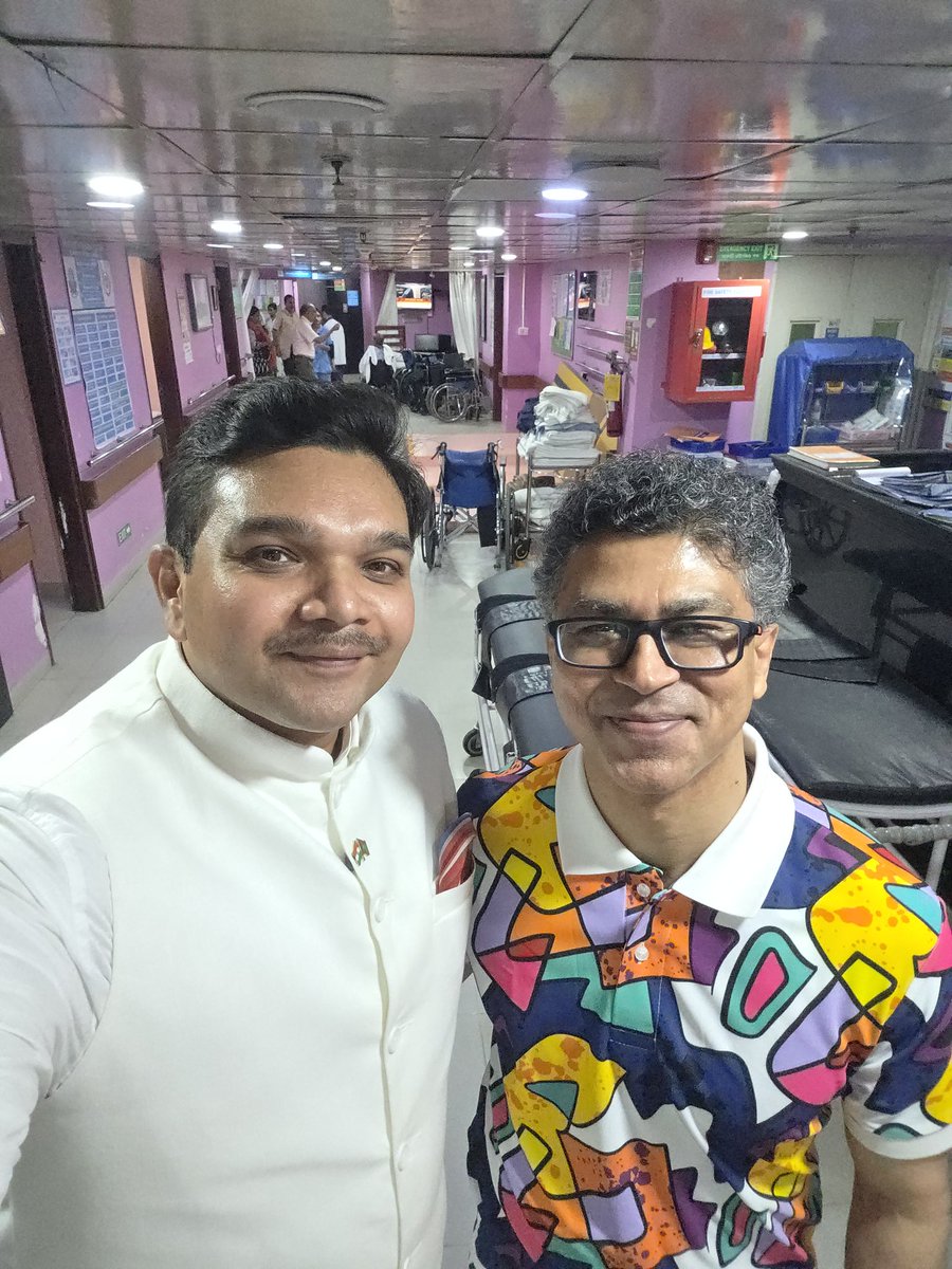 RamKJaiswal's tweet image. Always a great pleasure to meet my Dear Brother - Dr. Suparno Ganguly #Physiatrist at the renowned @neuro_kolkata "Helpers-of-Society." His warm #compassion #dedication &amp;amp; #care for the Patients, is truly inspirational indeed!"

@MoHFW_INDIA @WHO