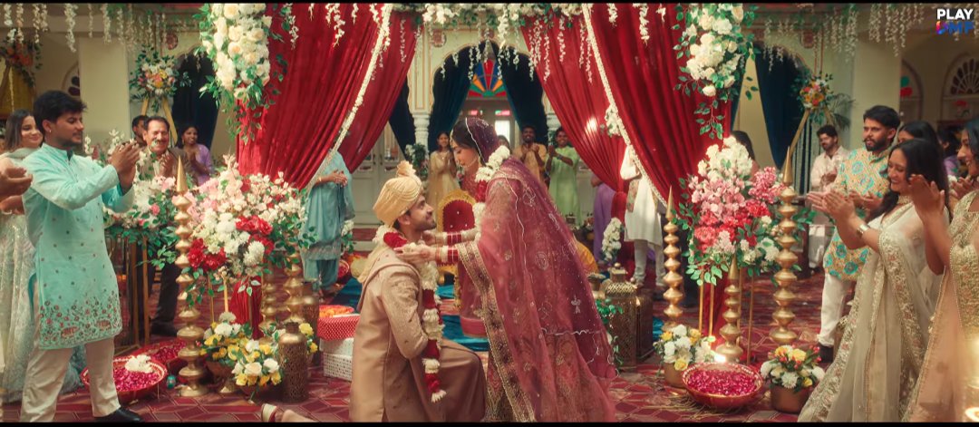 The_Destroyer_X's tweet image. The wedding song of the year is here. 
#Shukriya is very soulful and a feel good song. The singers of the song are melodious and do the work of transporting you in a whole new world 🥹🥹. The on screen chemistry of #AviSha is also excellent. An wholesome experience ❤️