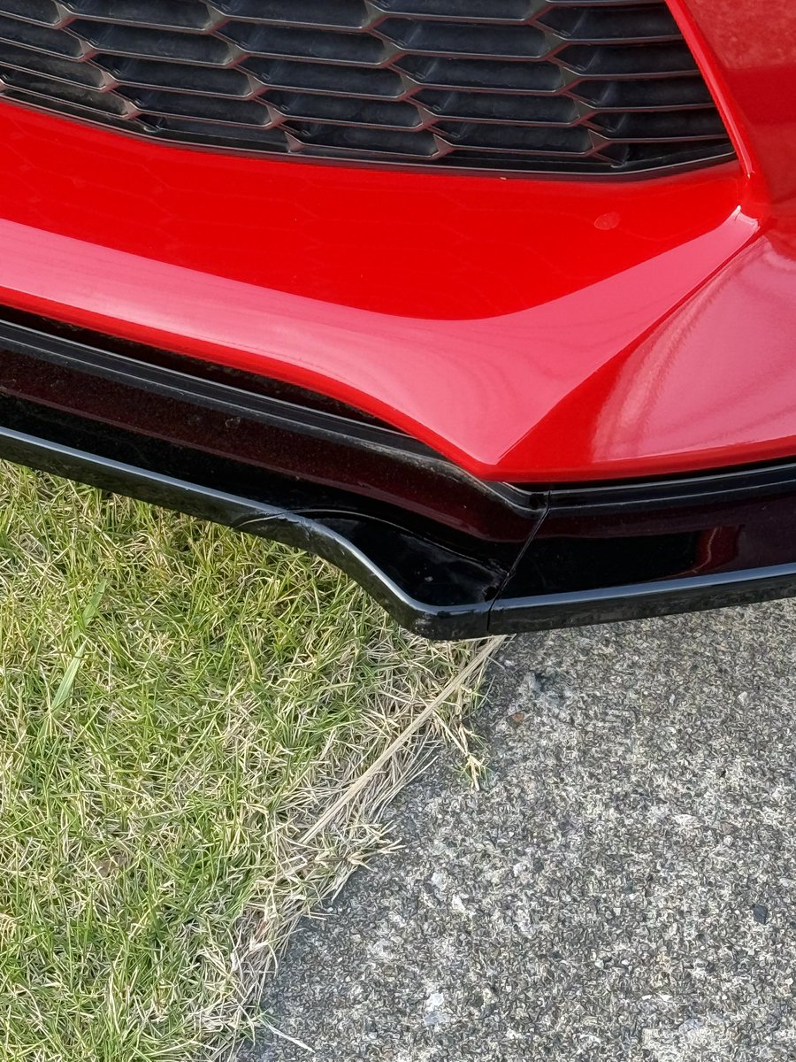 コロ助 tweet media