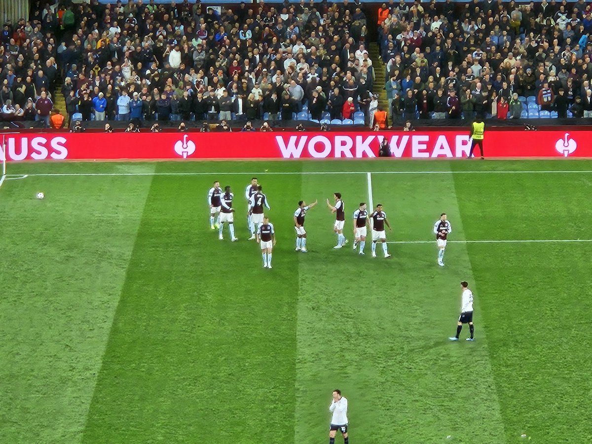 Villa_Faz's tweet image. What a night. What a performance. What an atmosphere. Great to be back at Villa Park for the first time in too long again. #UTV