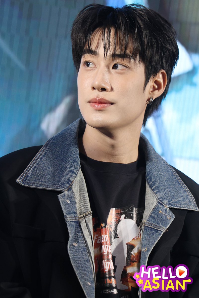 Hello Asian tweet media