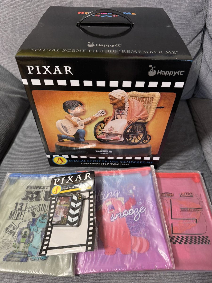 vandalism_fd's tweet photo. ピクサーくじ
譲：
A賞リメンバーミー
J賞カールじいさんの空飛ぶ家
K賞私ときどきレッサーパンダ、モンスターズインク、カーズ

求：定価＋送料

A賞はすべてまとめてのお譲り優先。
また、A賞発送時はゆうパックの箱代380円もお願いできますと幸いです。 https://t.co/5MPtPr5OuJ