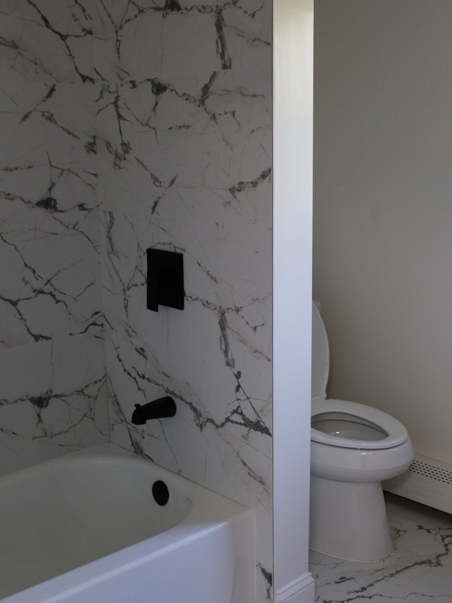 pietowntv's tweet image. Tonight on #HouseHunters 🩺
Married nurses need a bigger place for themselves and their 5 pets in #NewJersey. They're wary of buying again after losing thousands on a previous home that fell through, but staying in their cramped row home is no longer an option.

10|9c on @HGTV 🐕