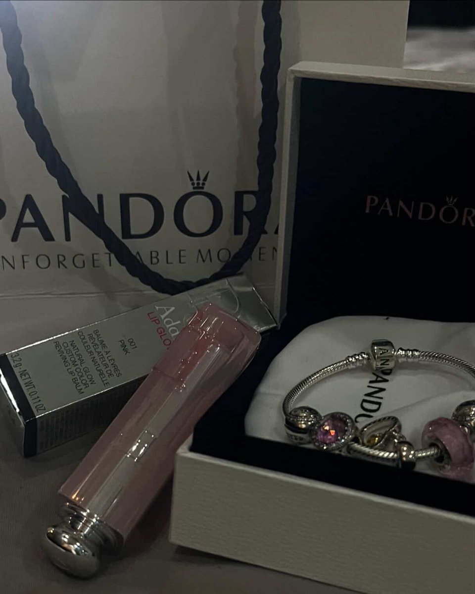 haepinkkurinz's tweet image. ส่งต่อ Pandora ทั้งเส้นรวมชาร์ม ขายเท 3000บาทค่ะ นัดรับตามแนวบีทีเอส/ห้าแยกลาดพร้าวได้ค่า มีถุงให้ ใครสนใจdm ได้เลยค่า #ส่งต่อpandora #pandora