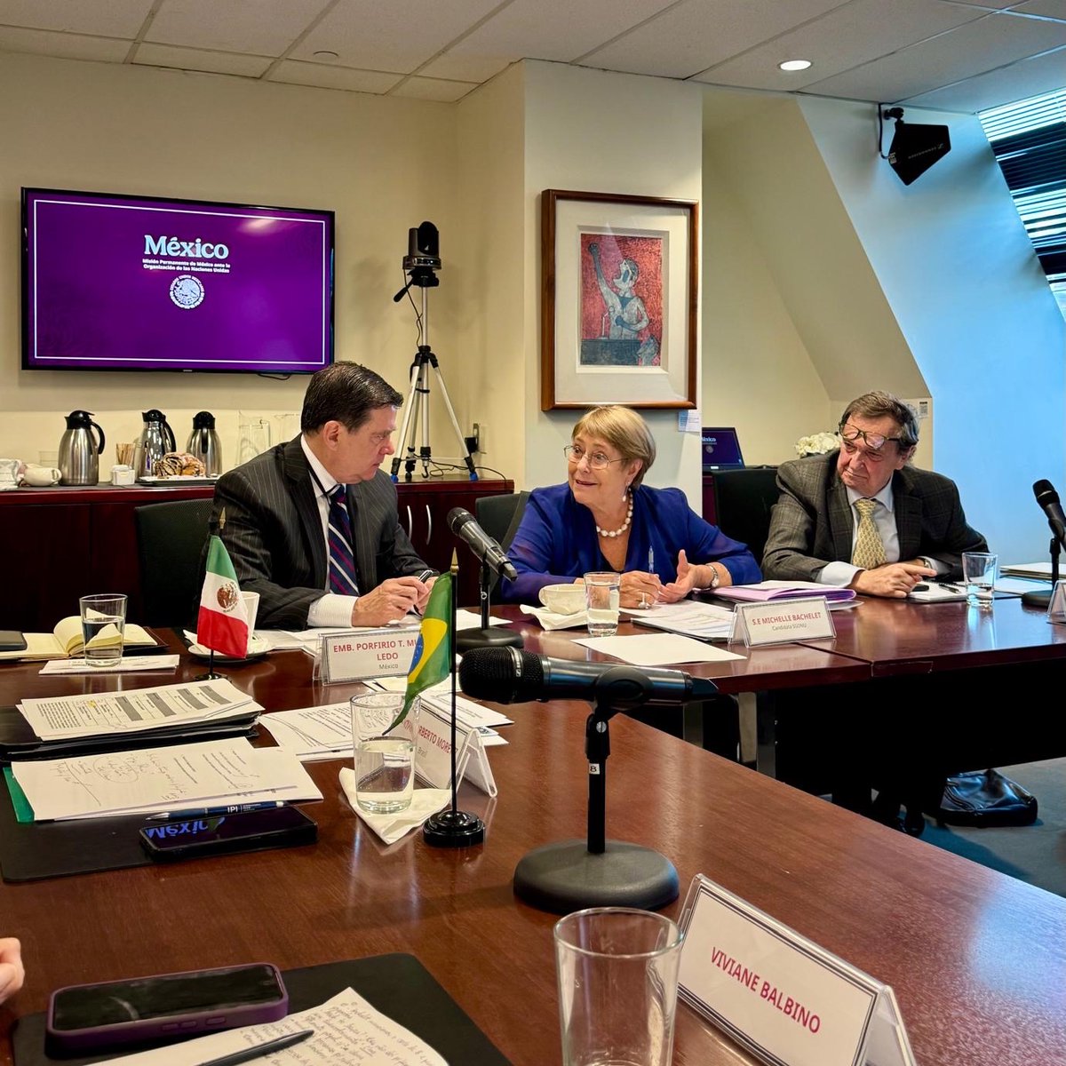 Apoyando a nuestra candidata conjunta 🇧🇷🇲🇽 Michelle Bachelet a la secretaria general de las Naciones Unidas 🇺🇳 durante sus reuniones preparatorias a las audiencias en la Asamblea General de las Naciones Unidas en la ciudad de Nueva York