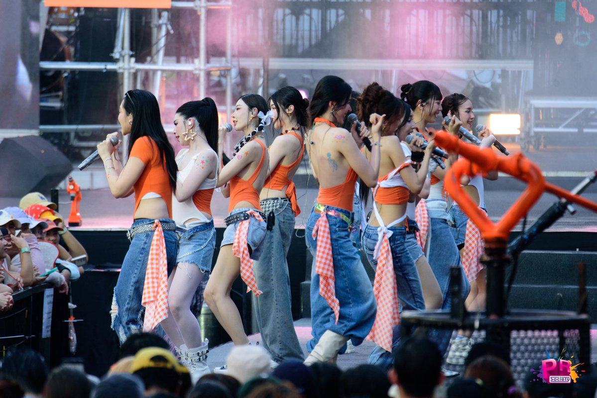 ขอความสดใสบุกเวที FWD Music Live Fest ครั้งที่ 5 ด้วยคนค่า~ 

In The 8ight at FWD Music Live Fest 5

#FWDMLF5xInThe8ight 
#InThe8ight
#FWDMusicLiveFest 
#FWDประกันชีวิต 
#CelebrateLiving