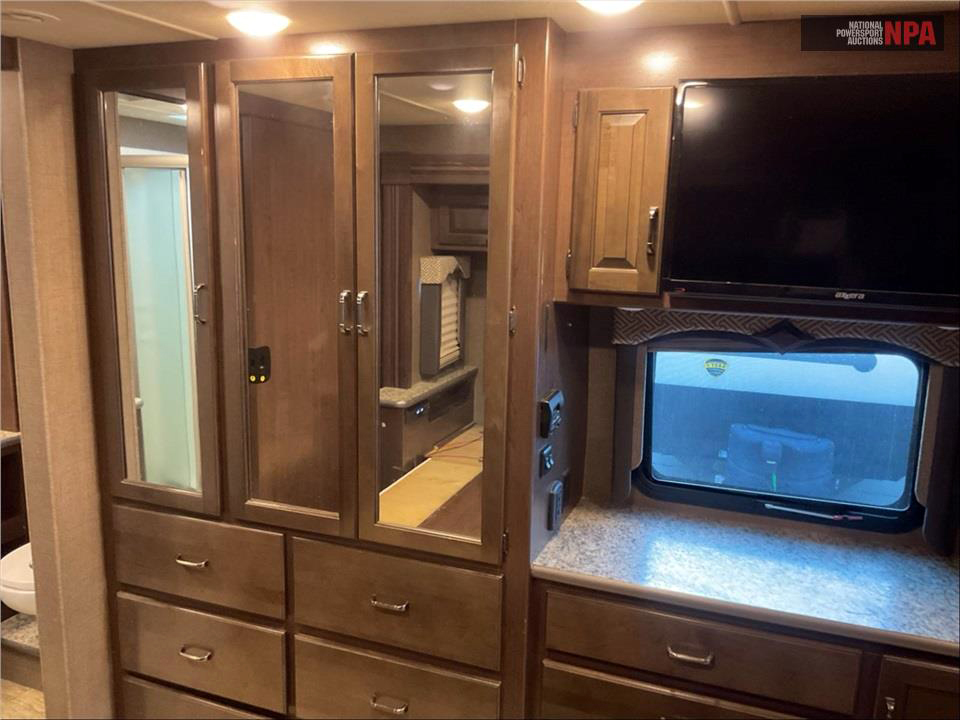 npauctions tweet media