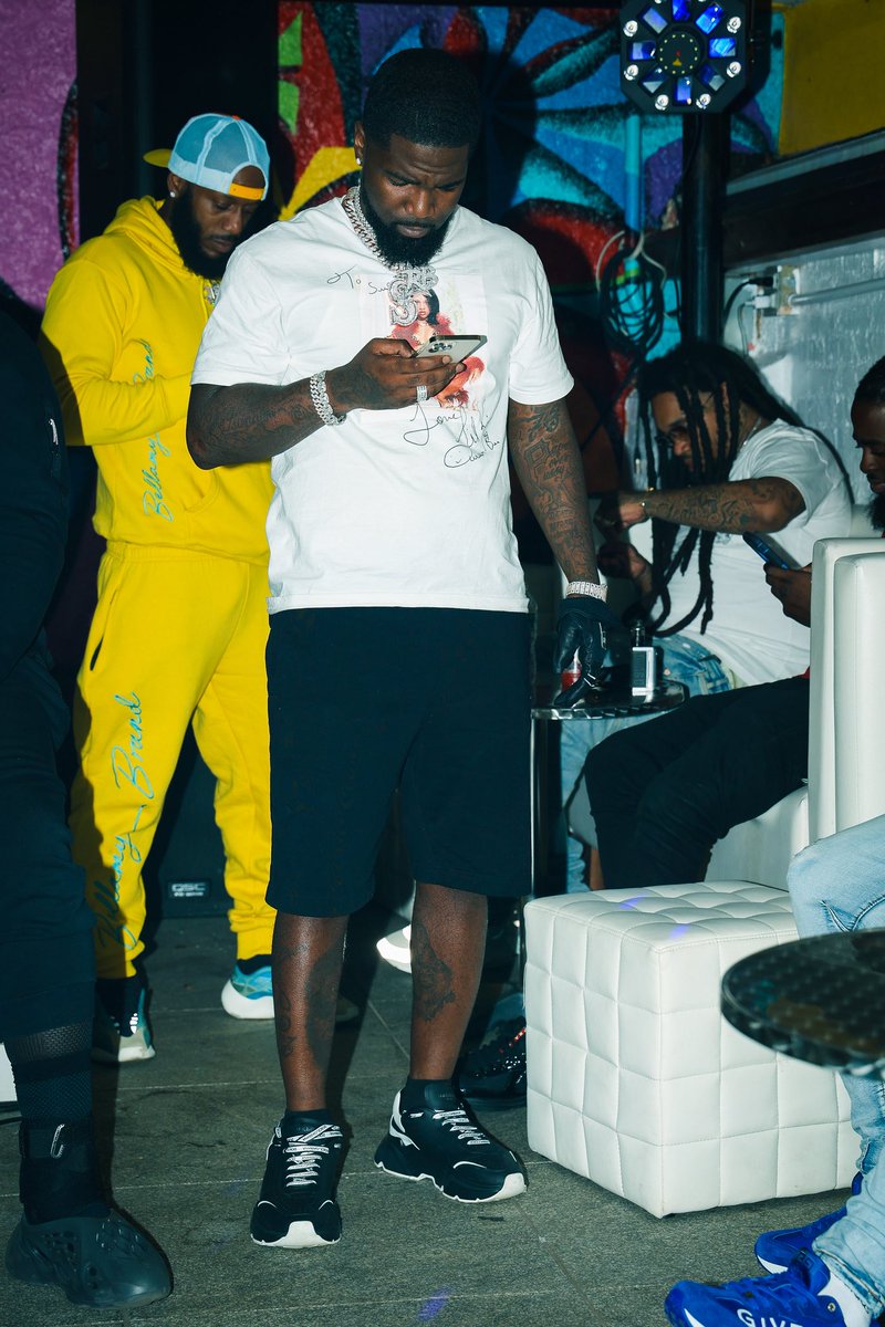 Let’s run it bacc!! Happy they freed my boy!! #InTheBunchWeTrust