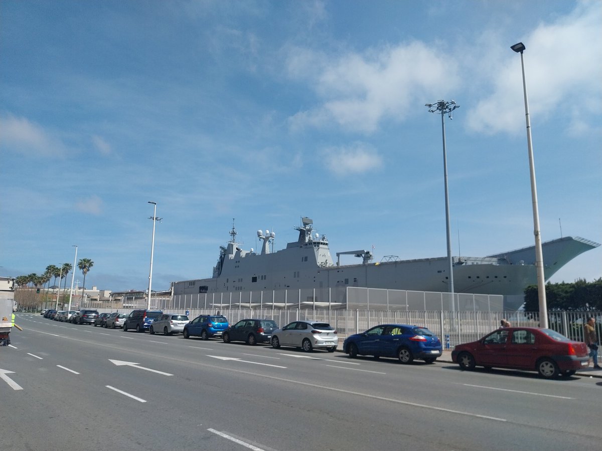 Cuetano68's tweet image. El #portaaviones Juan Carlos I en el #puerto #Santander ahora mismo.