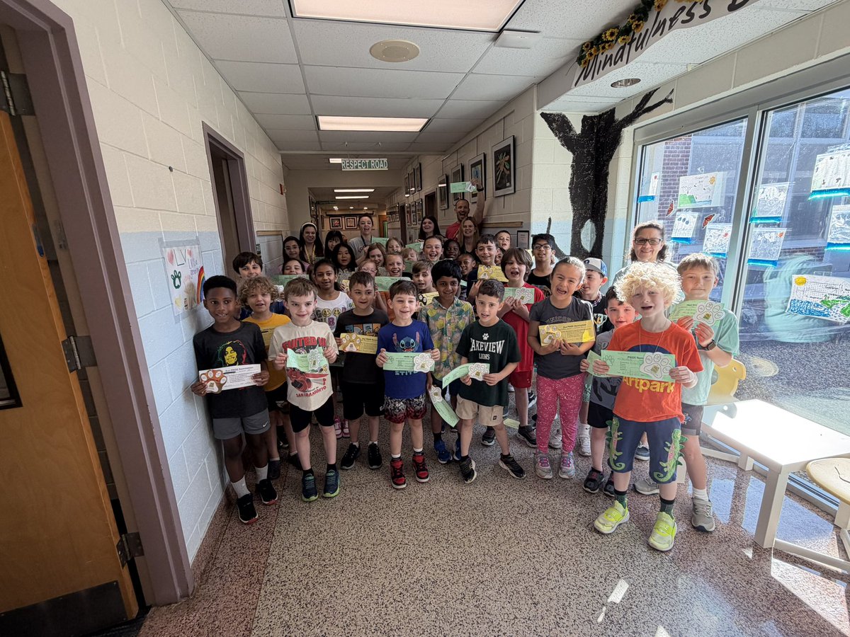 LakeviewCounsel's tweet photo. Paw Nominees for this week! Keeping the Core Values at the heart of who we are! #gotLakeviewPRIDE @LVLionsDen https://t.co/gBk3IIuSwi