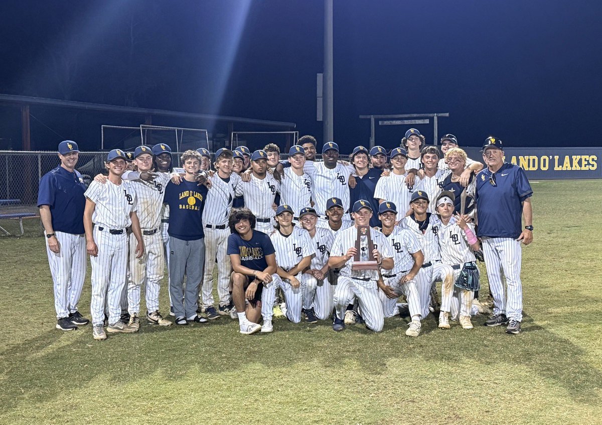 LOLHS_Baseball's tweet photo. Gators win their 3rd District Title in 4 seasons!  Jumped out to an early lead &amp; E. Barclay (‘26) 3-run 2B in B2 blew it open

C. Vollstedt (‘26) was lights out on the mound going 6 SHO IP @ChristianV1040 

Next game is Friday 4/24 vs TBD

@LOLHSathletics
@MikeCamunas 
@813Preps https://t.co/Huy0NaPaPc