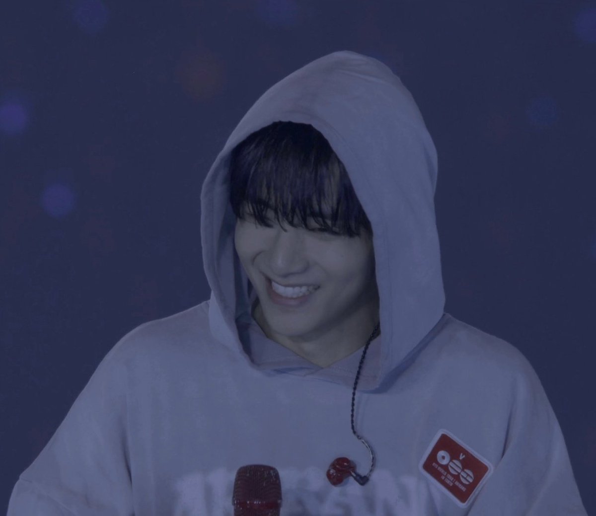 Arirang tour tokyo day1
Live streaming at home
#taehyung
#arirang_tour_tokyo
#arirang