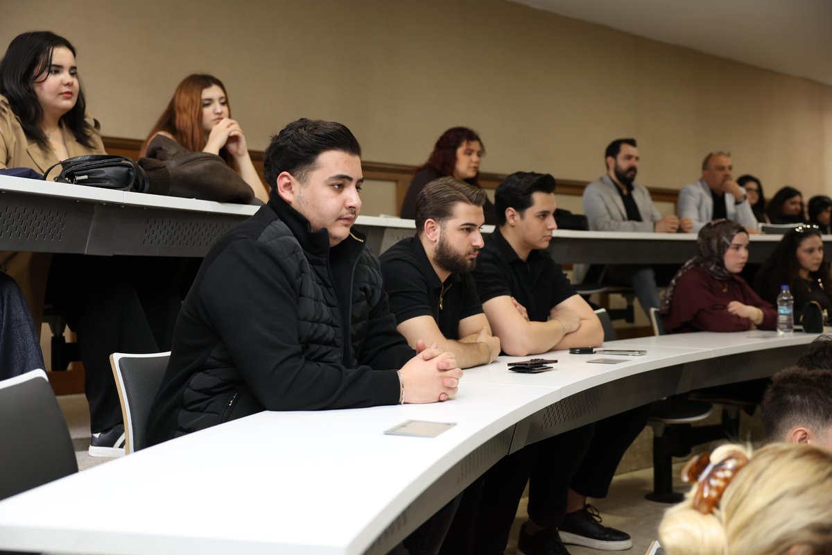 ihalilkilinc's tweet photo. 📍Hasan Kalyoncu Üniversitesi

15-22 Nisan Turizm Haftası etkinlikleri kapsamında, Hasan Kalyoncu Üniversitesi ev sahipliğinde düzenlenen “Yerelden Küresele: Gaziantep Turizminde Yenilikçi Dönüşümler” başlıklı panele katılım sağladık.

HKÜ Turizm İşletmeciliği Bölüm Başkanı Sn. Prof. Dr. Aziz Gökhan Özkoç’un moderatörlüğünde gerçekleştirilen panele; İl Kültür ve Turizm Müdürü Sn. Selçuk Korkmaz, Garo Rehberler Odası Başkanı Sn. Selçuk Kuşarı, GATOD Başkanı Sn. Şükrü Bozan, turizm profesyoneli Sn. Özgür Çözgener ve Belek Beach Resort Gece Müdürü Sn. Özkan Çiftçi katılım sağlamıştır.

Bölge turizminin gelişimine katkı sunan bu değerli organizasyonda emeği geçen tüm paydaşlara teşekkür eder, Turizm Haftası’nın sektörümüze hayırlı olmasını dileriz.