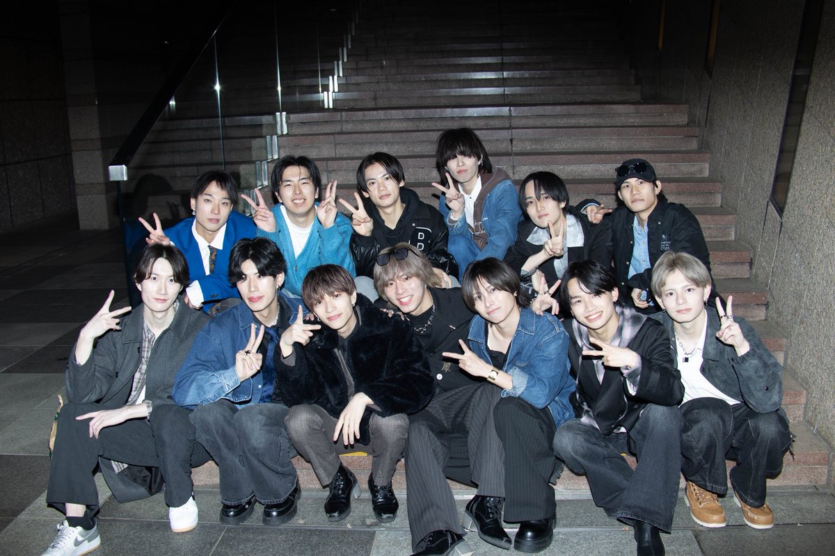 rennnnnnnnnnn77's tweet photo. キャンボイ授賞式に行った各員
並びに応援してた各員へ
何故か僕の手元にある集合写真です
拡散して本人の元まで届けてあげてください
写真保存してもいいのかな？って思った人はとりあえずいいねとリポストしといてくれれば僕はそれで喜びます。 https://t.co/millhj7XOq