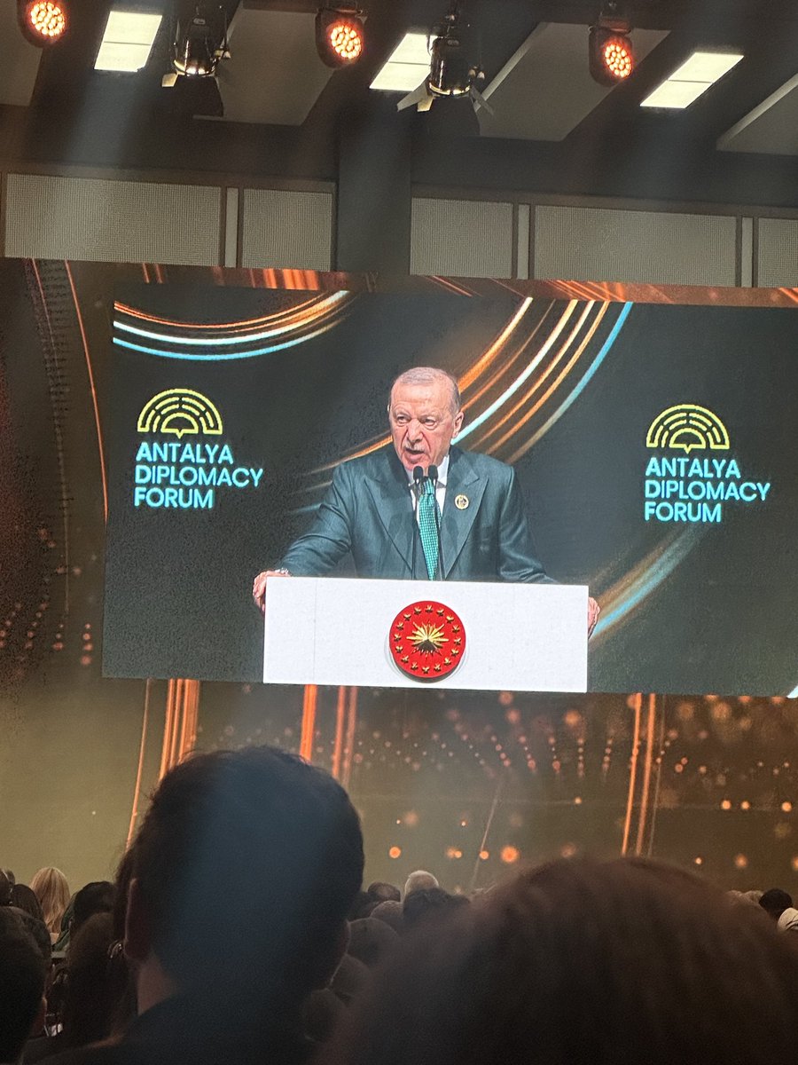 aygunattar1's tweet image. #ADF
Sayın Cumhurbaşkanımız 
@RTErdogan ‘ı dinliyoruz.