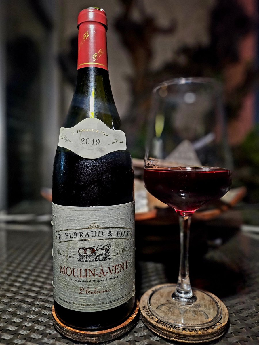 lecellierwines's tweet image. It's friyay! Cheers! 🍷 🥂 🍷 
#wine is Moulin a Vent 2019 - L’Eolienne-Ferraud &amp;amp; Fils
⏩️ one of the cru of Beaujolais Region.
There is 10 crus of Beaujolais wines and all of them are gamay grape variety, so if you want to understand the different taste of wines, these are the