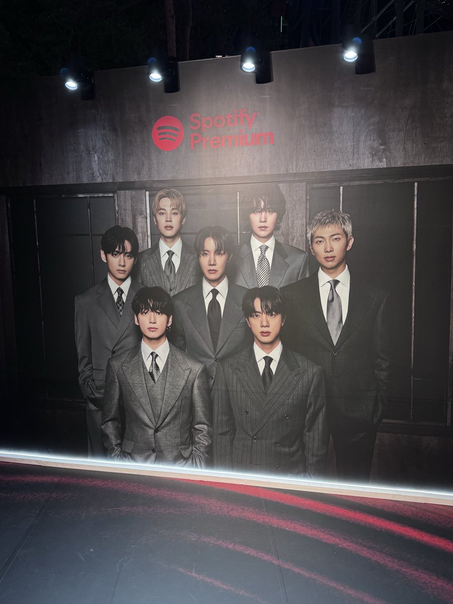 ymkstar's tweet photo. 昨日の活動
Spotifyのイベントに行ってみました。
リハしてて音漏れしてました
ドームもこやんも完敗だったので来年こそは勝ち取りたい
#BTS_SWİM #spotify_swimside https://t.co/yk5mTydqGR