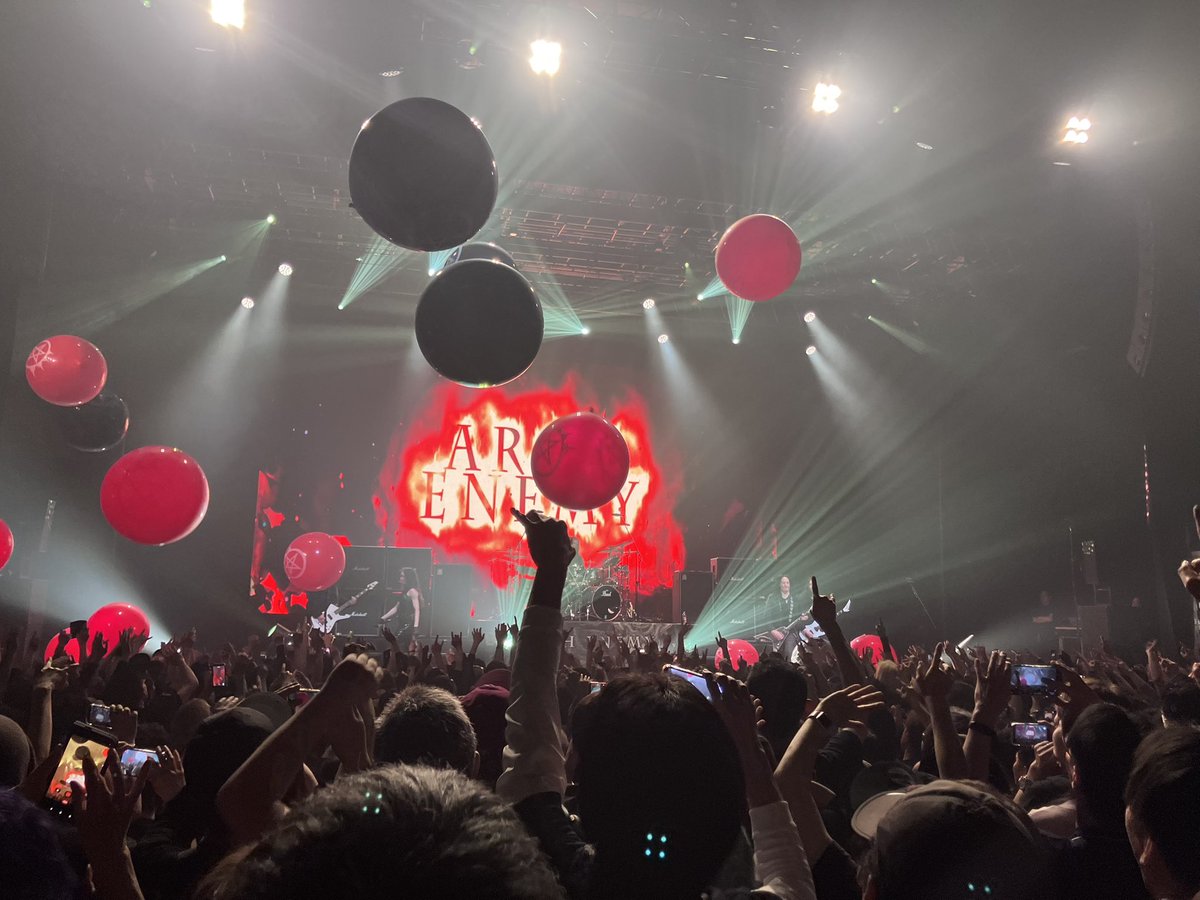 kitachiba666's tweet photo. #archenemy
この風船とばすの最近流行りなのかな？ https://t.co/k5boe8XPCX