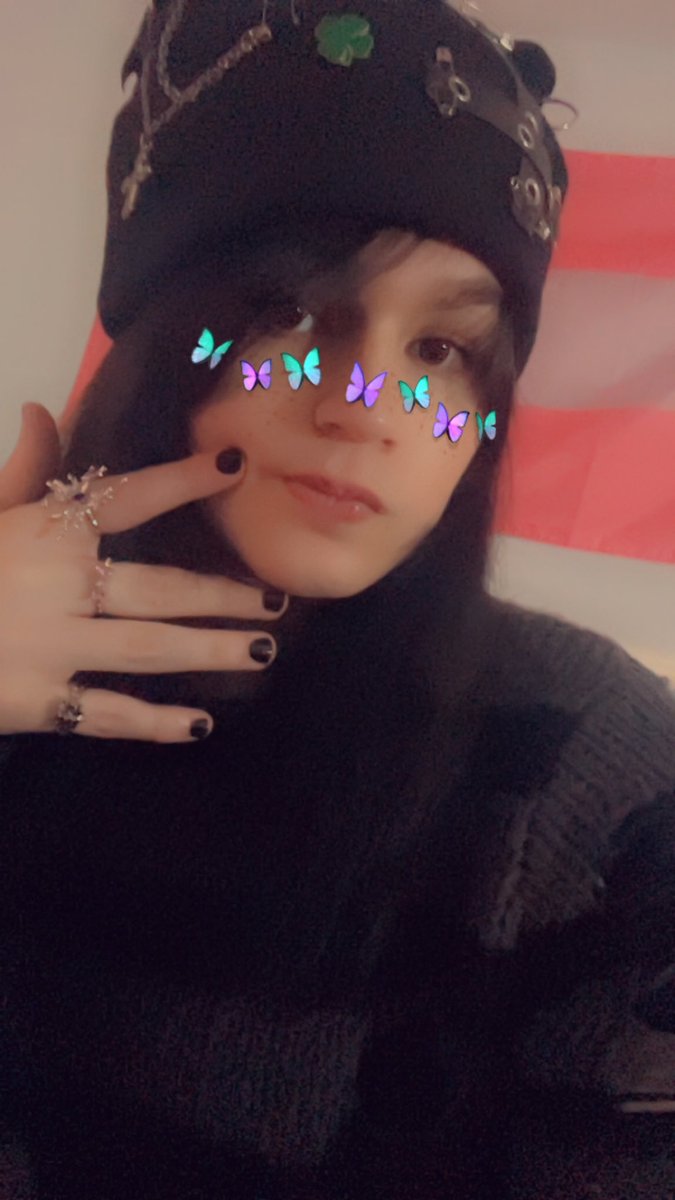 Clove 💖 tweet media