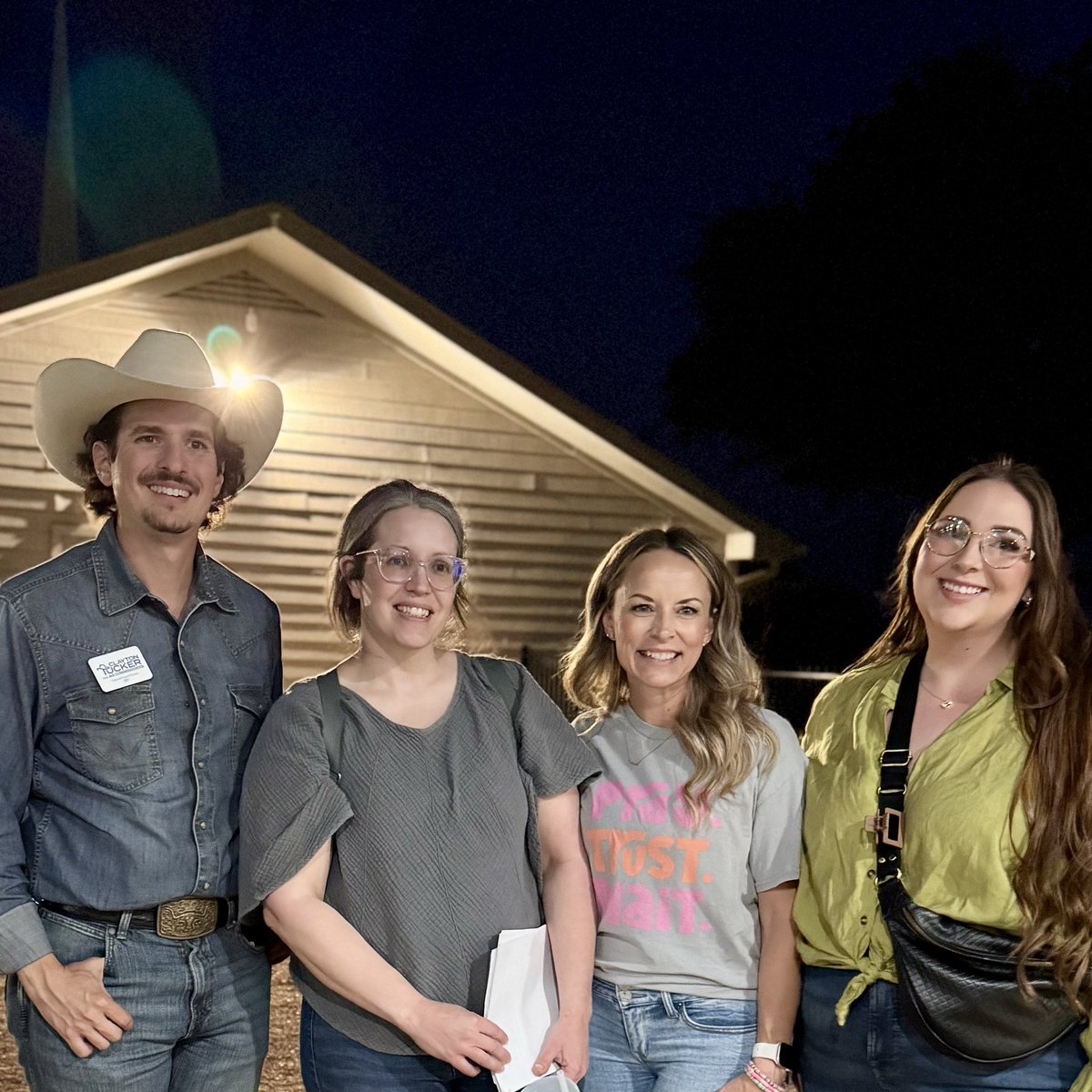 ClaytonTuckerTX's tweet image. Hutto. Fort McKavett. San Angelo. 

Texans are coming together to ask questions about why data centers are being built in their backyards (literally), why transmission lines are cropping up to scar their land, and why data centers are being built in dry areas. 

All great