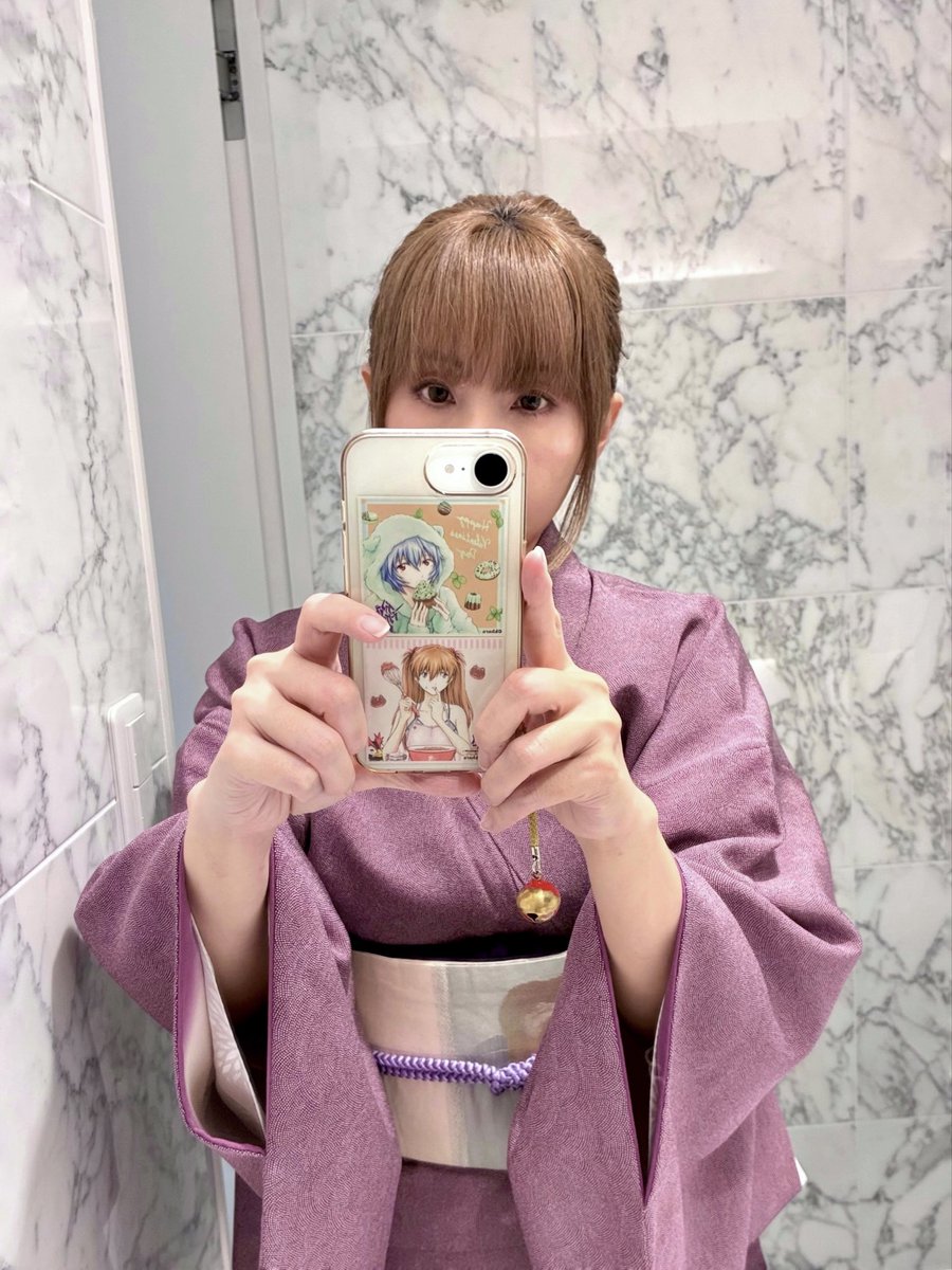 A01057761291's tweet photo. サメコモン！(今日のお着物)
と、いつかの桜のアイシングクッキー🌸 https://t.co/QHuP9kNgJz