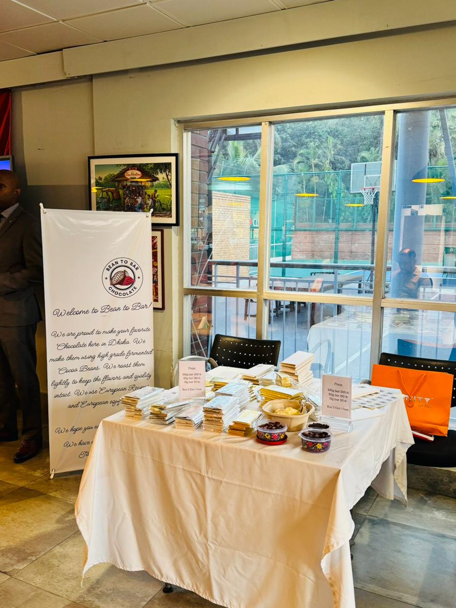 HCCanBangladesh's tweet image. Une superbe projection du film Peace by Chocolate à l'occasion du #CanadaFilmDay avec les entrepreneurs locaux du chocolat Bean to Bar et Wow Choco, célébrant la résilience des réfugiés grâce à des communautés inclusives et à l’entrepreneuriat. La paix par le🍫est délicieuse!