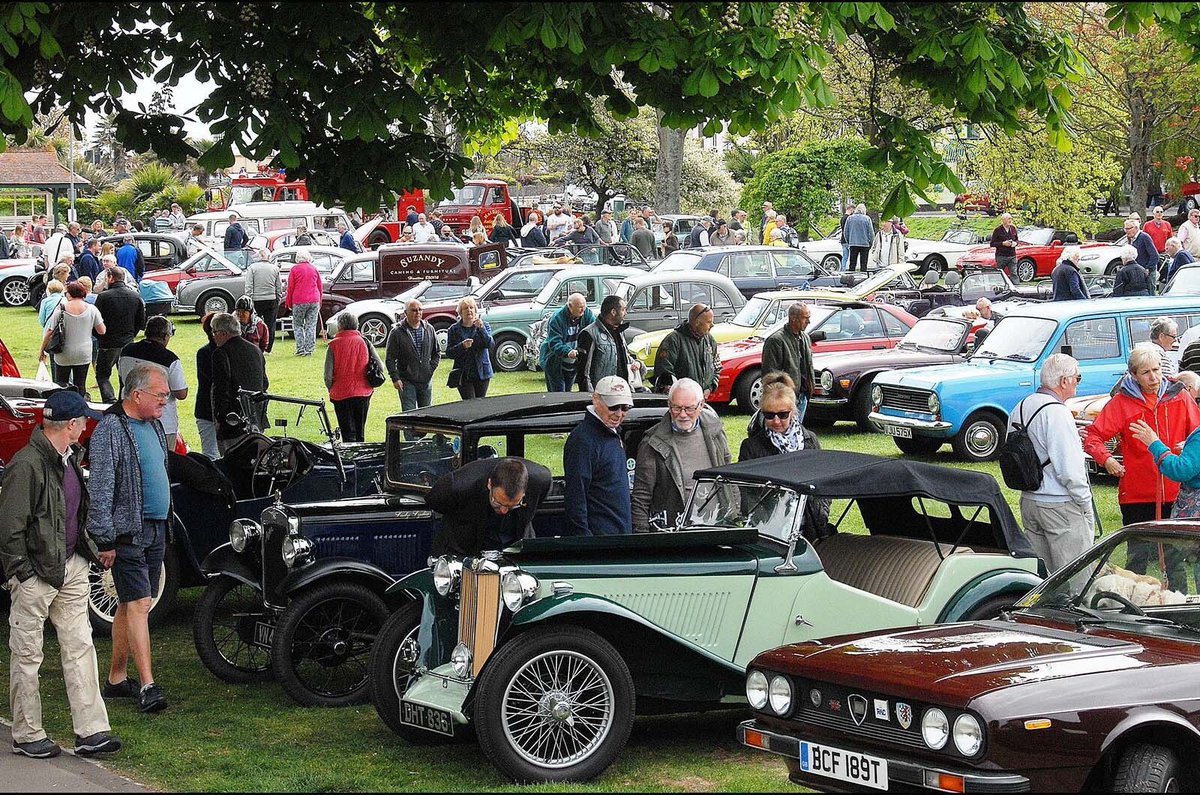Classic & Sports Car tweet media