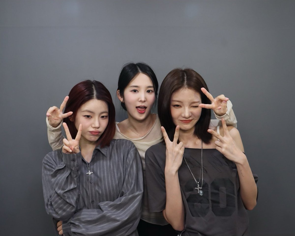 _tribedaloca's tweet photo. Songsun Kelly Hyunbin reunion today 🐹🦥🦊

#TRI_BE #트라이비 https://t.co/cY9I93WKmy