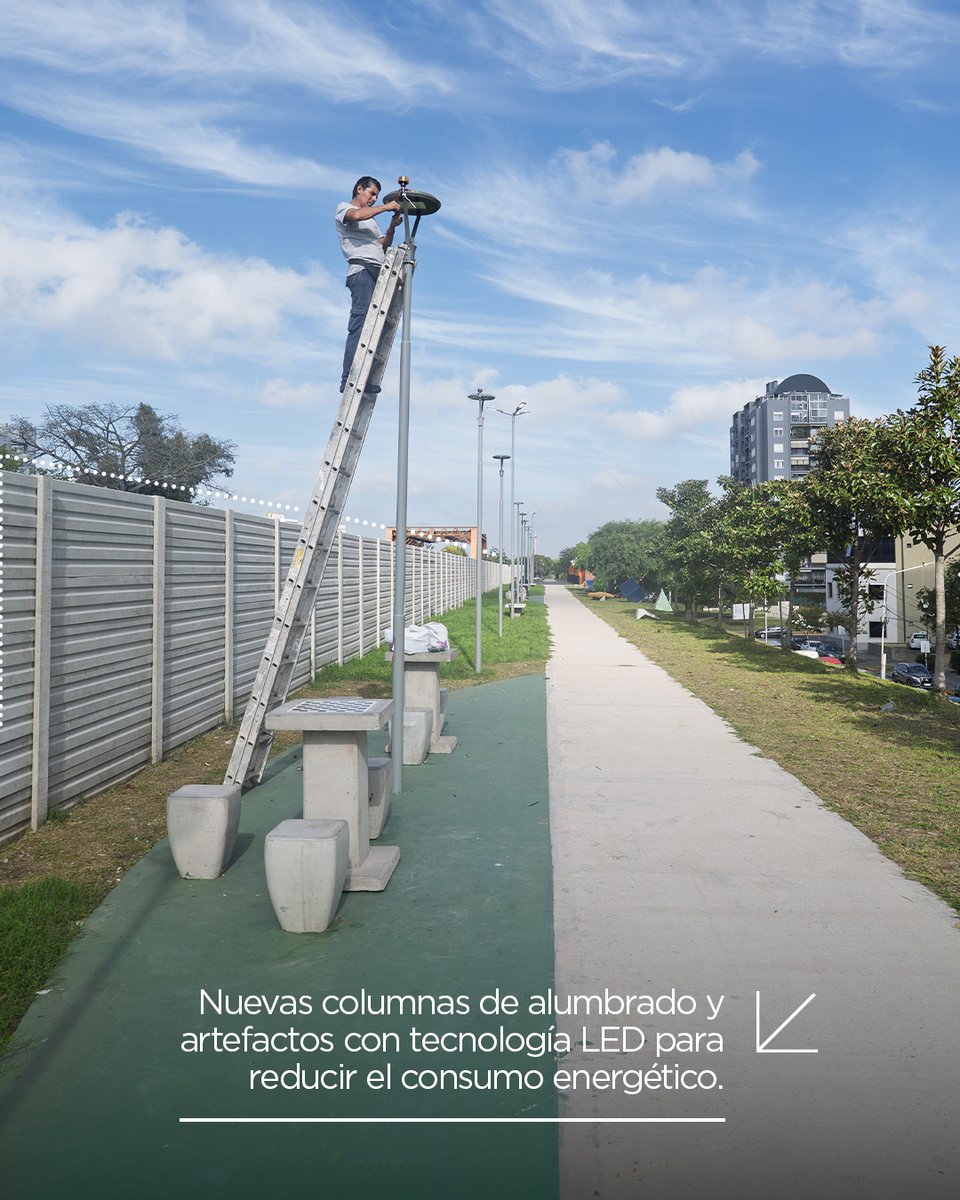 jorgeferraresi's tweet photo. Creamos zonas de estar, colocamos bancos de hormigón, cestos de residuos, señalización y nuevas luces LED. Además de un espacio verde con césped, plantas, arbustos y árboles.

Que Avellaneda esté cada vez más linda y ofrezca nuevos y mejores espacios a su comunidad, es una decisión política.