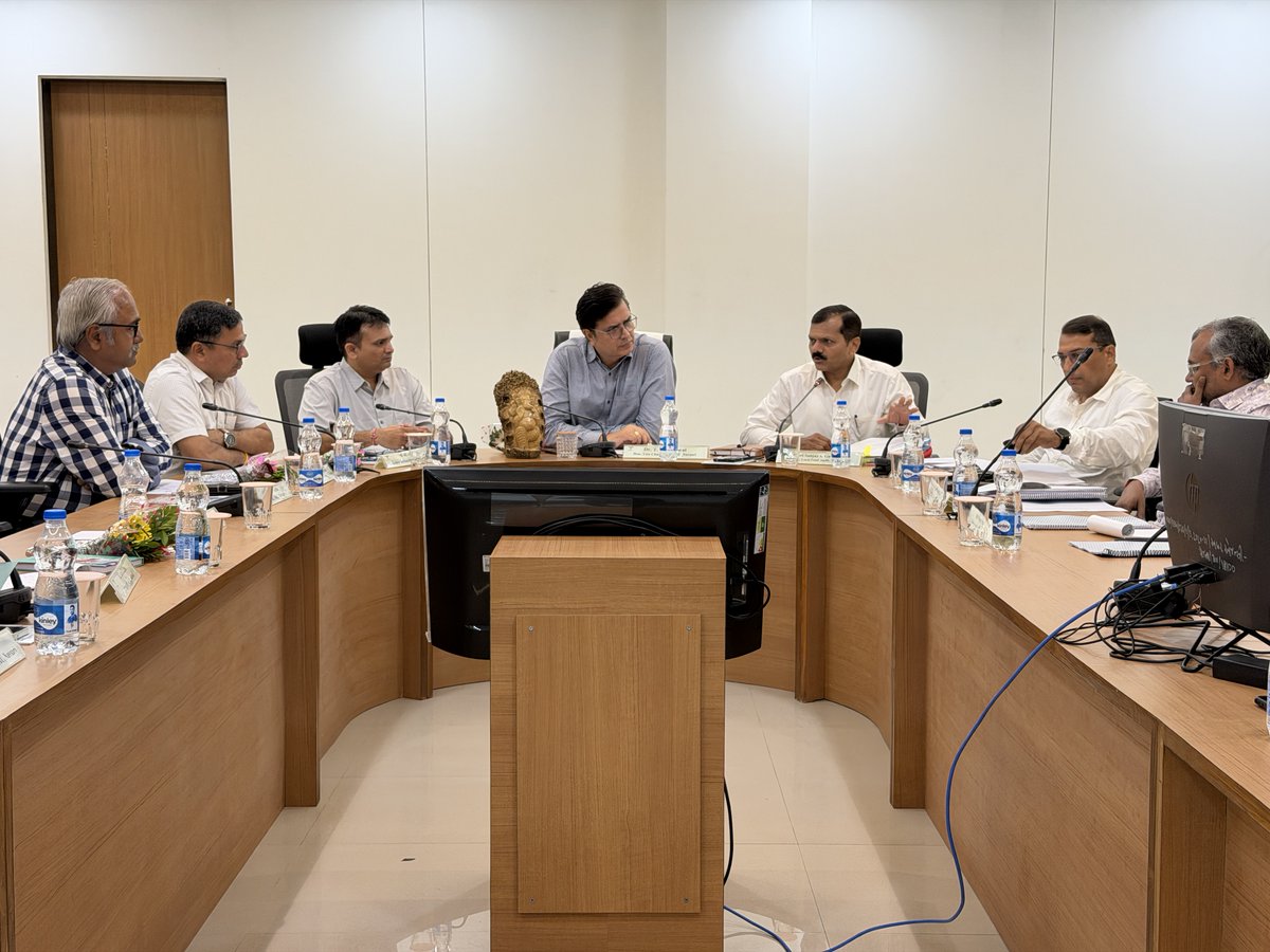 A meeting was convened under the chairmanship of the Hon’ble Vice-Chancellor, NAU on 17/04/2026 at 11:00 AM in the Conference Hall of the Vice-Chancellor’s Office, Navsari Agricultural University, Navsari, to discuss the audit paragraphs raised during the audit of the financial