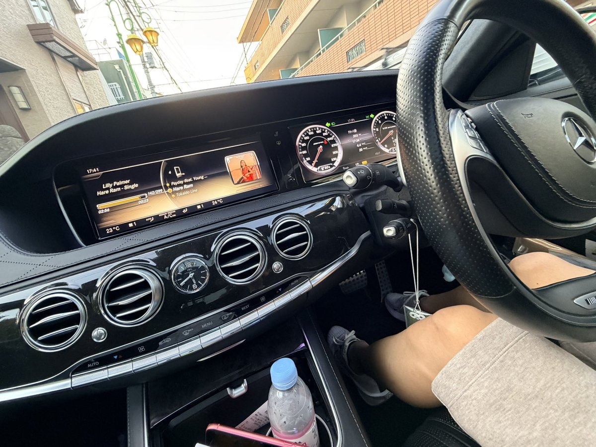 ReLIFE_off's tweet photo. AMG S63乗ったけど速かった。
スピードもガソリンの減りも笑 https://t.co/KlBSQ5ZflO