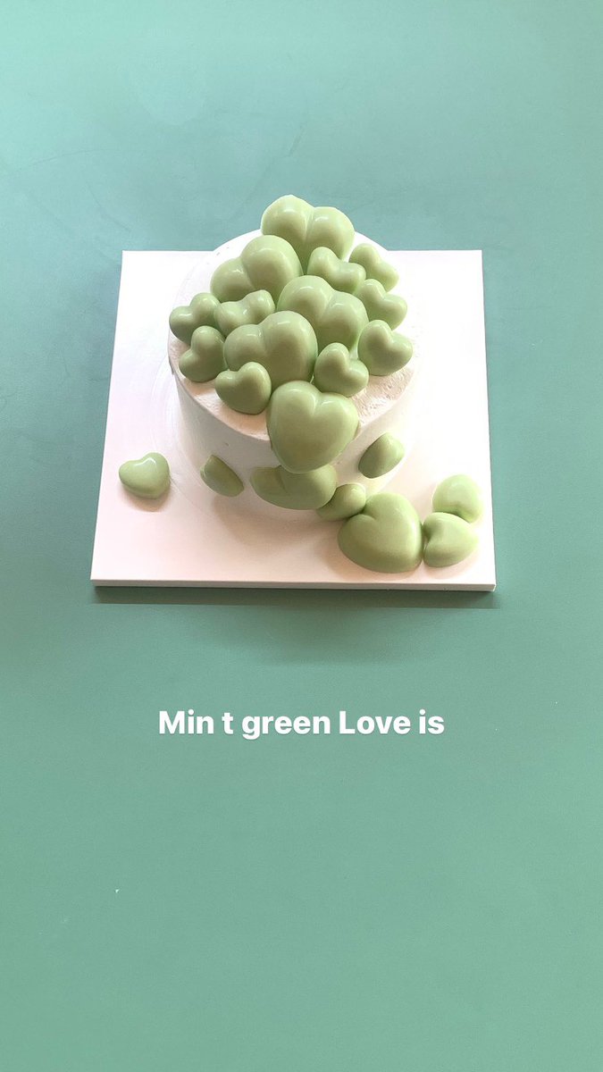 fromis_9_closet's tweet photo. 【 𝐇𝐀𝐏𝐏𝐘 𝐉𝐈𝐇𝐄𝐎𝐍 𝐃𝐀𝐘 】

☘︎SHOP - sam cake
☘︎CAKE - Min t green Love is

#프로미스나인 #지헌 #백지헌 #ジホン 
#fromis_9 #JIHEON #BAEKJIHEON https://t.co/WTtKDq81Li