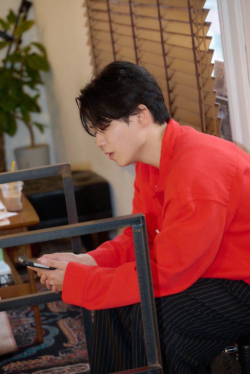 kaede_k99's tweet image. 1日店長🕴️
cafeイベント楽しかったね
またやります❕

オフショットどーぞ🙋🏻‍♂️

#北林楓
#cafe