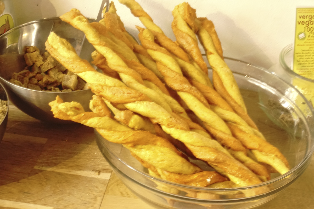 InfoHundsfutter's tweet photo. #Natural, #vegan, #delicious, #healthy #snacks, lovingly #handmade with the #best #regional #ingredients. From the Hundsfutter workshop. Available #in #bulk #unpackaged and #packaged in #compostable #bags. https://t.co/6DJuNctvNw
