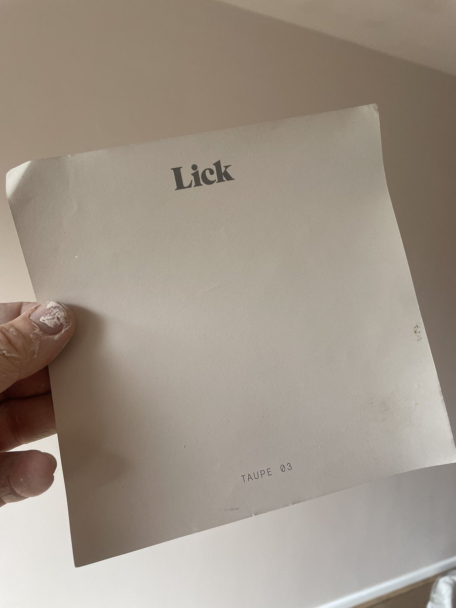 AlpinePainter's tweet image. Walls and ceiling in the same calming colour…. 
#lick 
#paint 
#calm