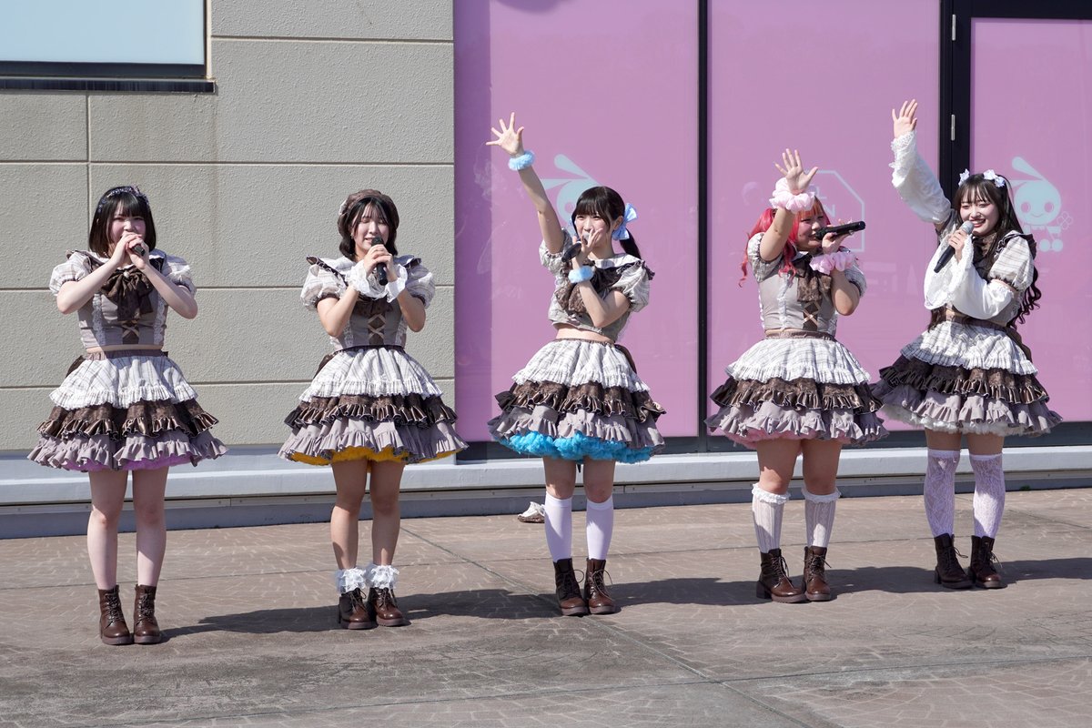よんもく tweet media