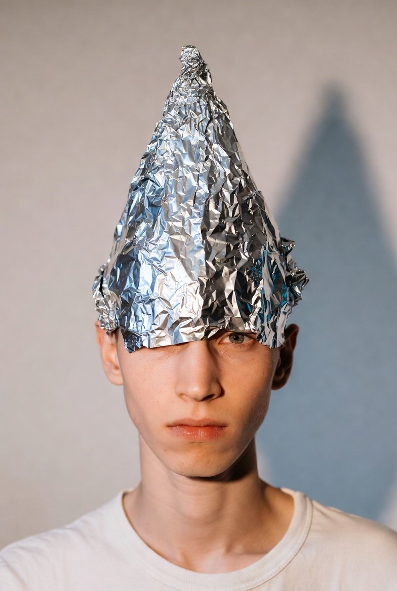 SchnellHH's tweet image. Ein Account der sich lustigerweise auch noch "Faktencheck" nennt 🤣, postet sowas ohne den Hauch eines Beweises für Bestechung.

Verschwörungstheoretiker und #FakeNews Verbreiter...