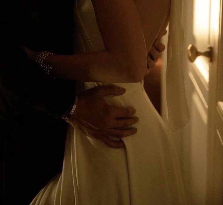 Nina 🦢 tweet media